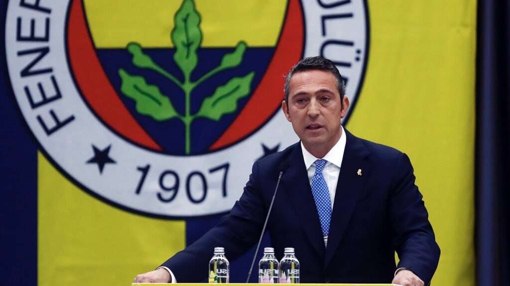 Fenerbahce, richiesta shock alla Federcalcio turca: solo arbitri stranieri in campionato