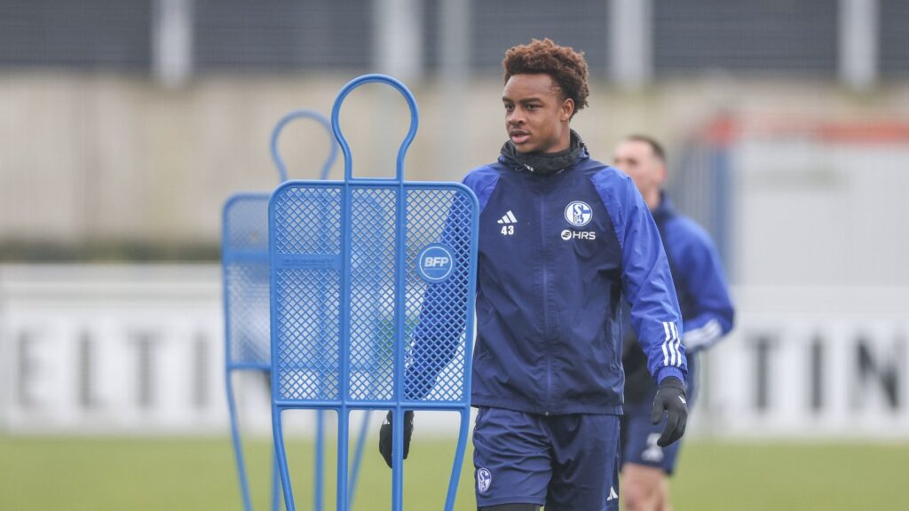 Milan, sfuma Ouédraogo: vicina la chiusura con il Bayern Monaco (Fonte foto: X Schalke 04) direttacalciomercato.com