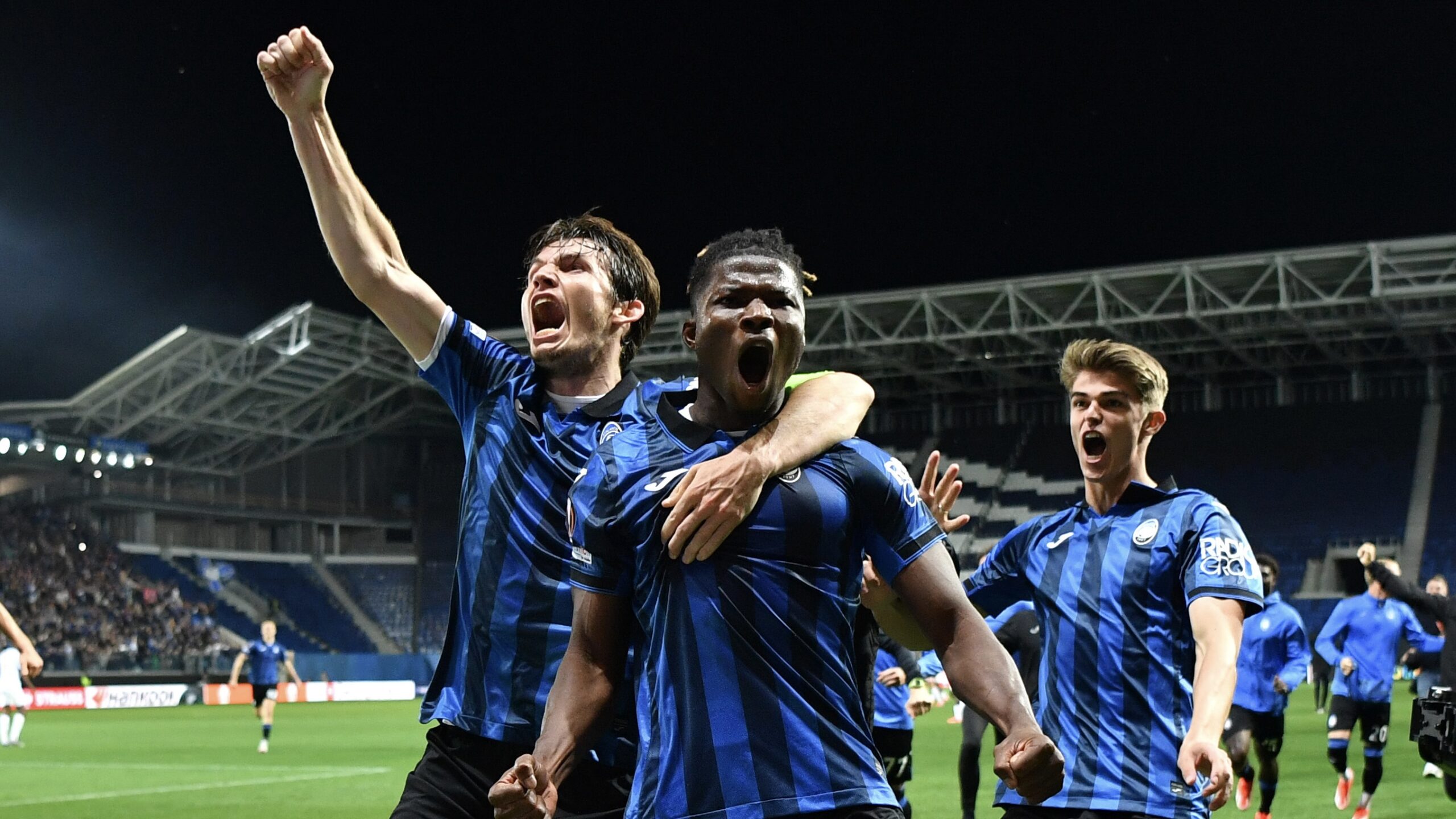 L'Atalanta esulta dopo la vittoria in semifinale di Europa League contro il Marsiglia