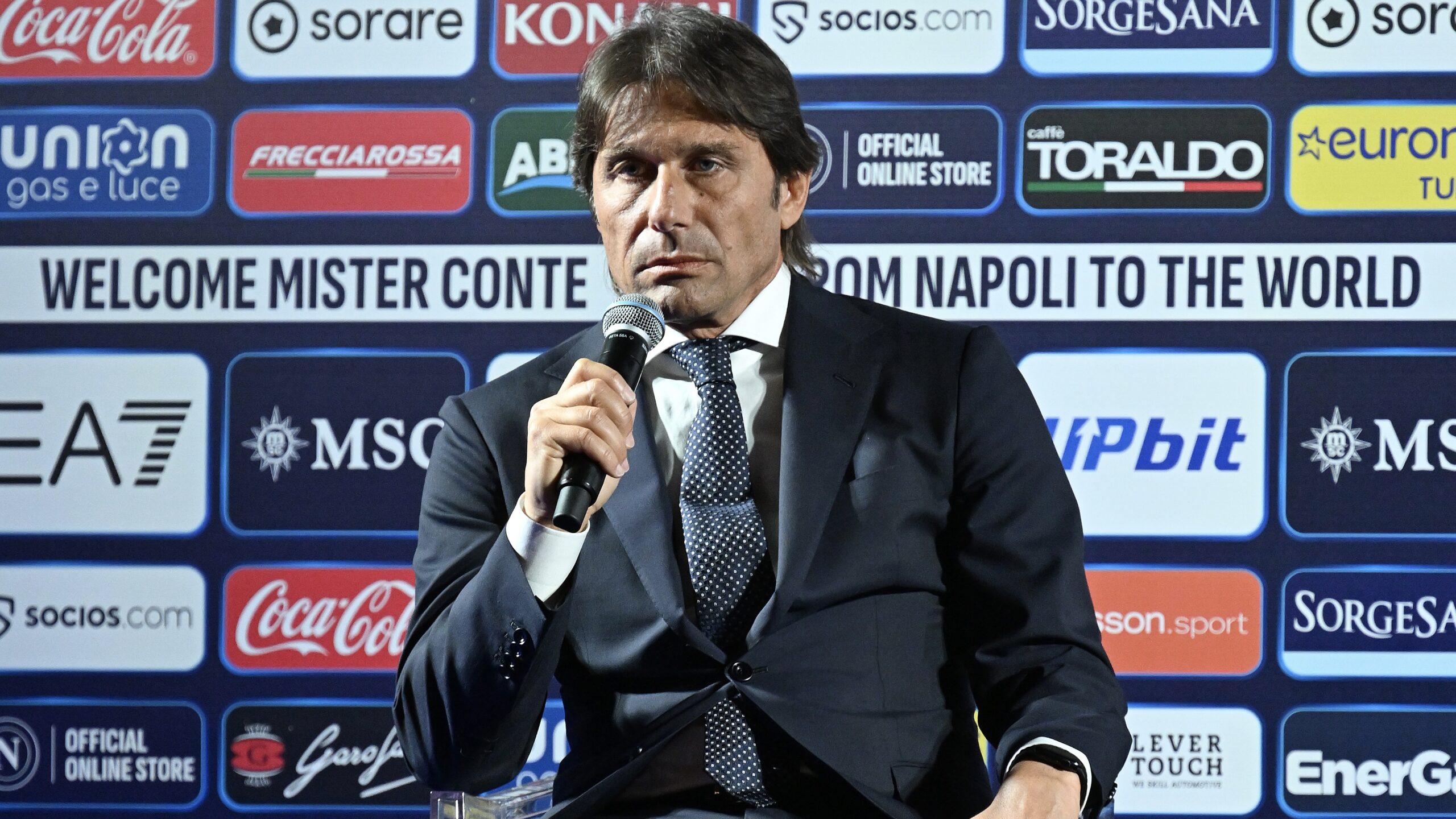 Napoli, Conte avvisa Di Lorenzo e Kvara: "Decido io chi resta e chi va"