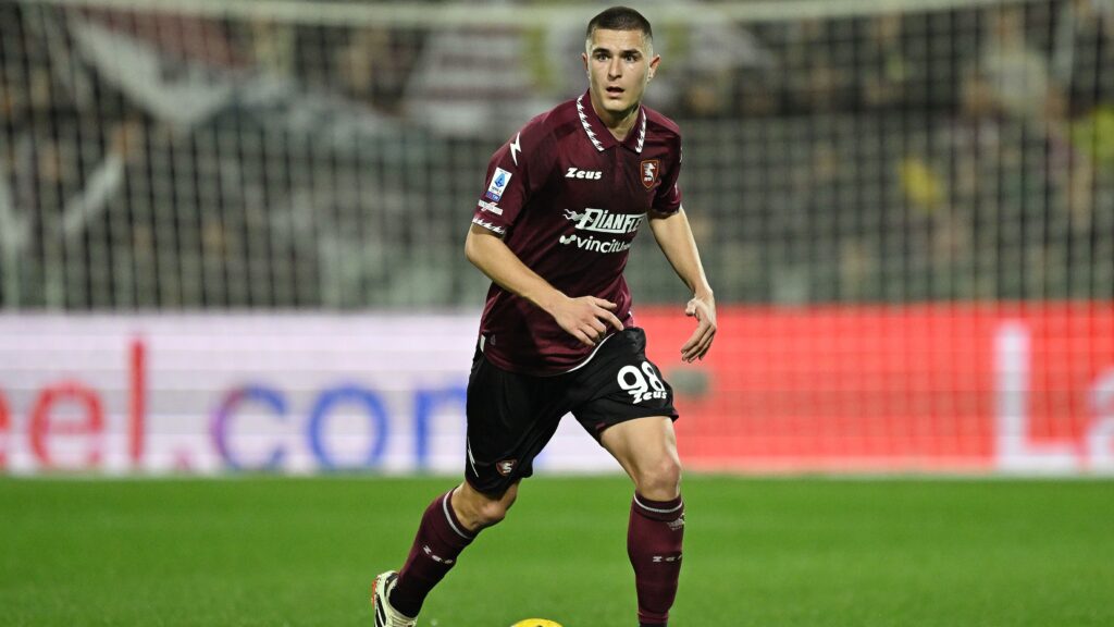 Salernitana, Pirola vola in Grecia: sarà un nuovo giocatore dell'Olympiacos