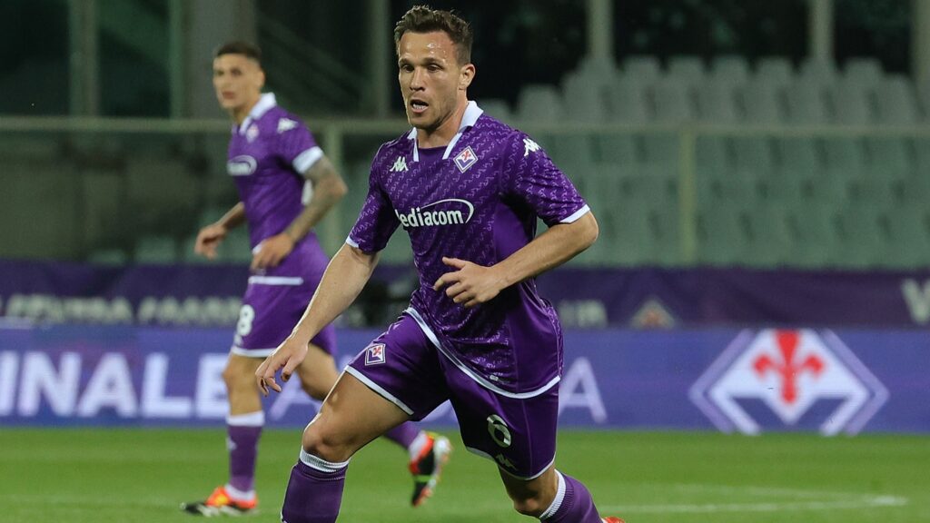 Napoli, sondaggio per Arthur alla Juventus: la situazione
