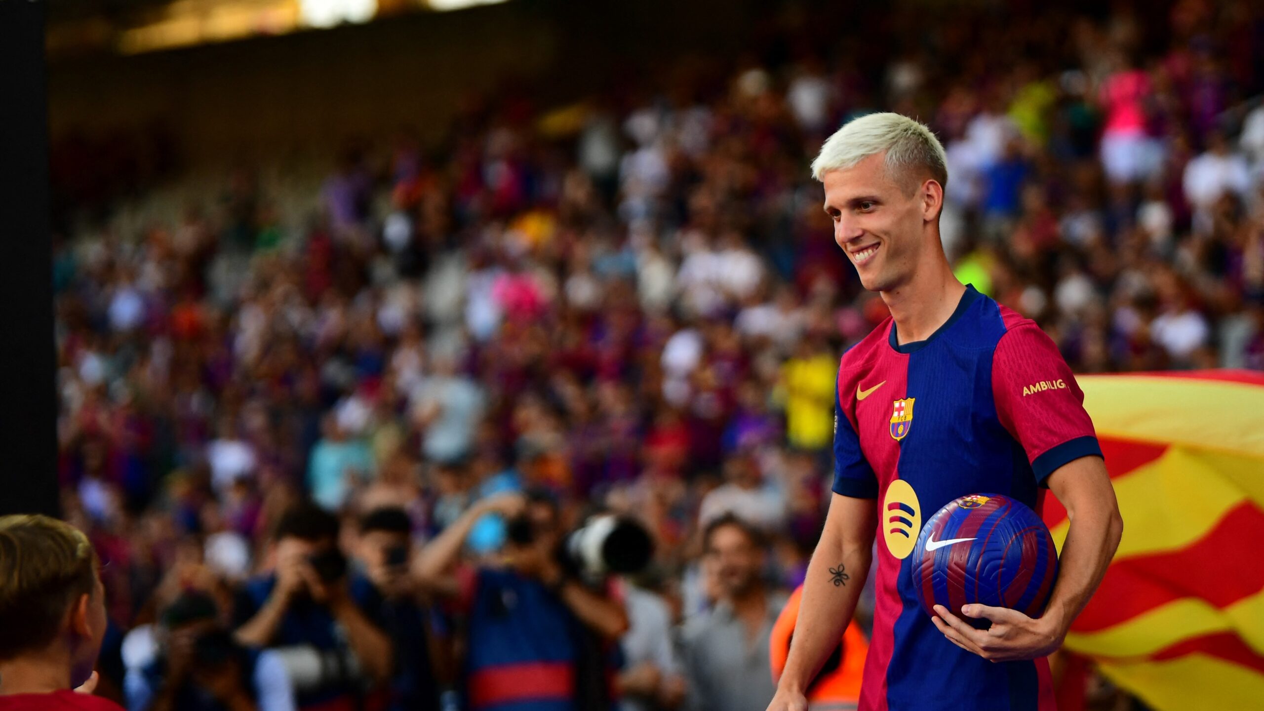 Barcellona, ufficiale il tesseramento di Dani Olmo: si avvicina Chiesa?