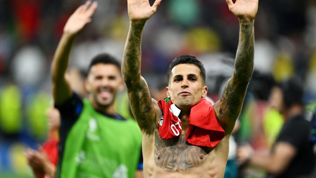 Al-Hilal, prima offerta formale per João Cancelo: il portoghese sbloccherebbe Abdulhamid-Roma