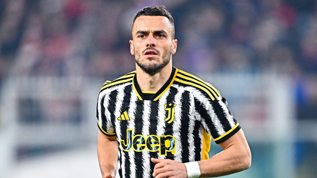 Juventus, Kostić andrà al Fenerbahçe: ecco la formula dell’affare