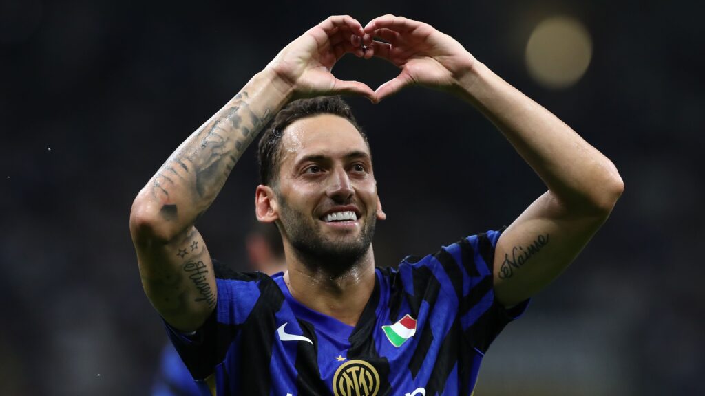 Inter, Calhanoglu: "La sconfitta nel derby fa male, serve coraggio"