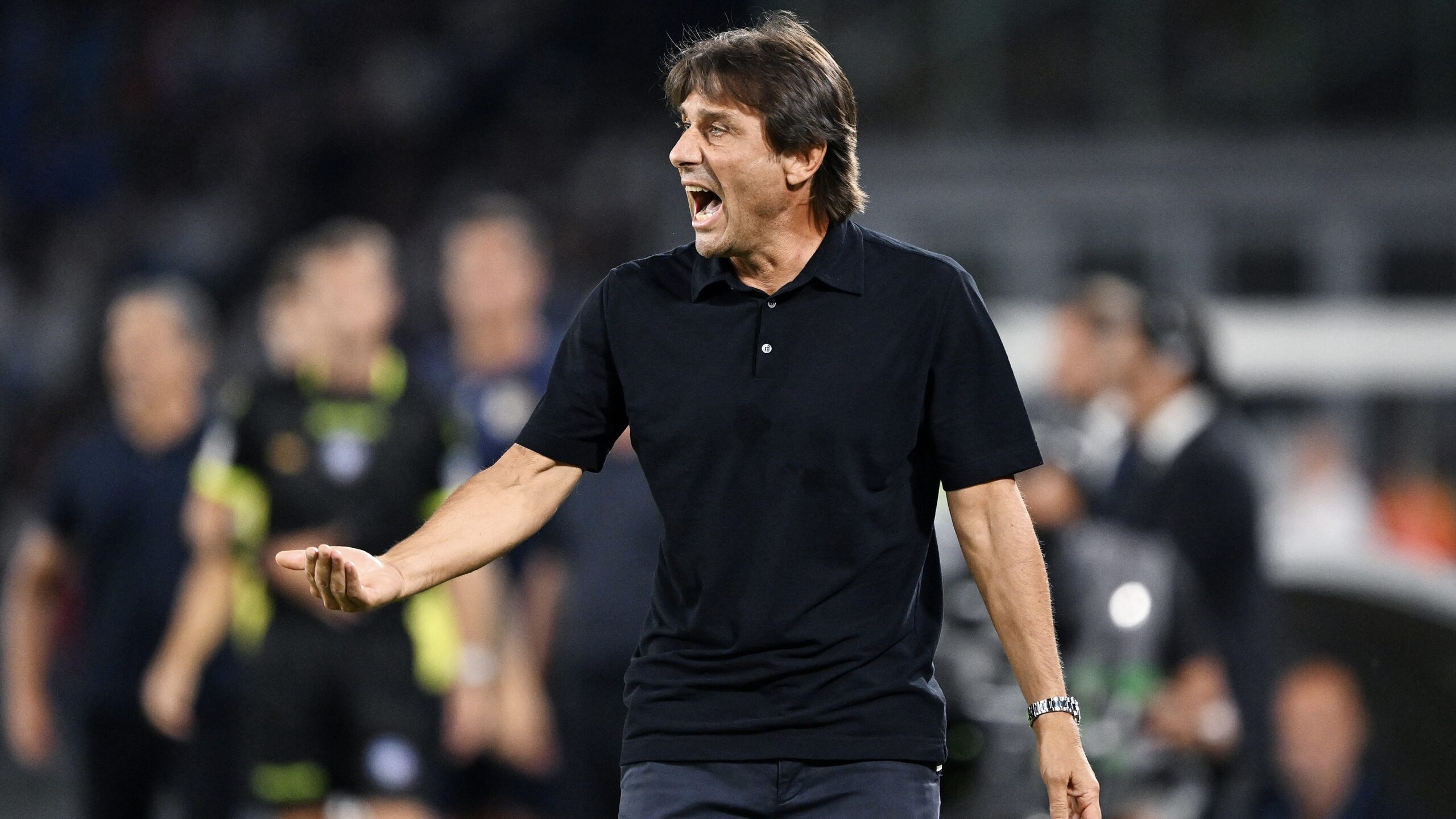 Conte: "Napoli? Una sfida avvincente. Amma fatica e mai mollare"