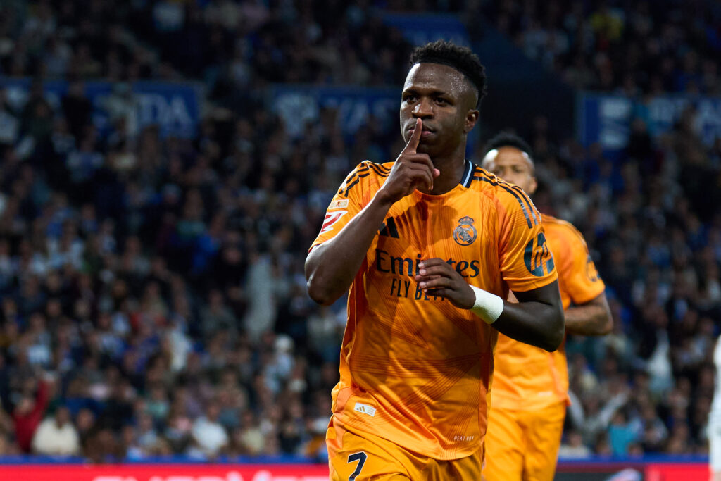 Real Madrid, Vinicius bersagliato: le parole di Ancelotti e compagni