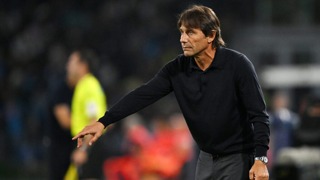 Napoli, Conte: "Al Napoli come all'Inter: sono qui per ricostruire tutto"