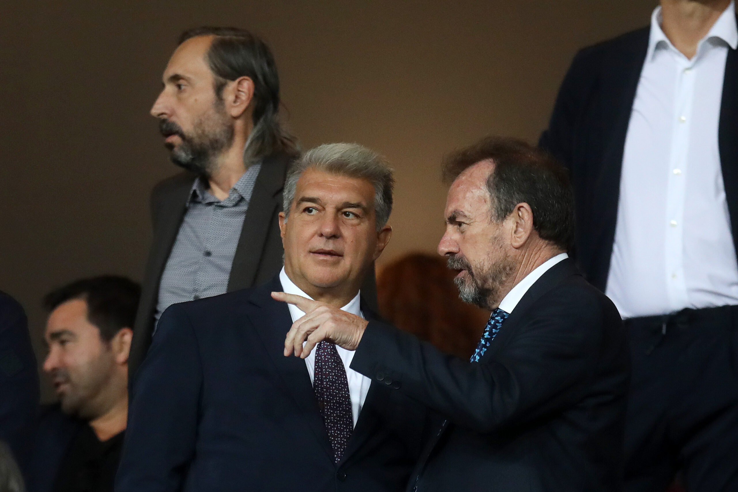 Barcellona, truffa sventata nell'affare Lewandowski: il retroscena
