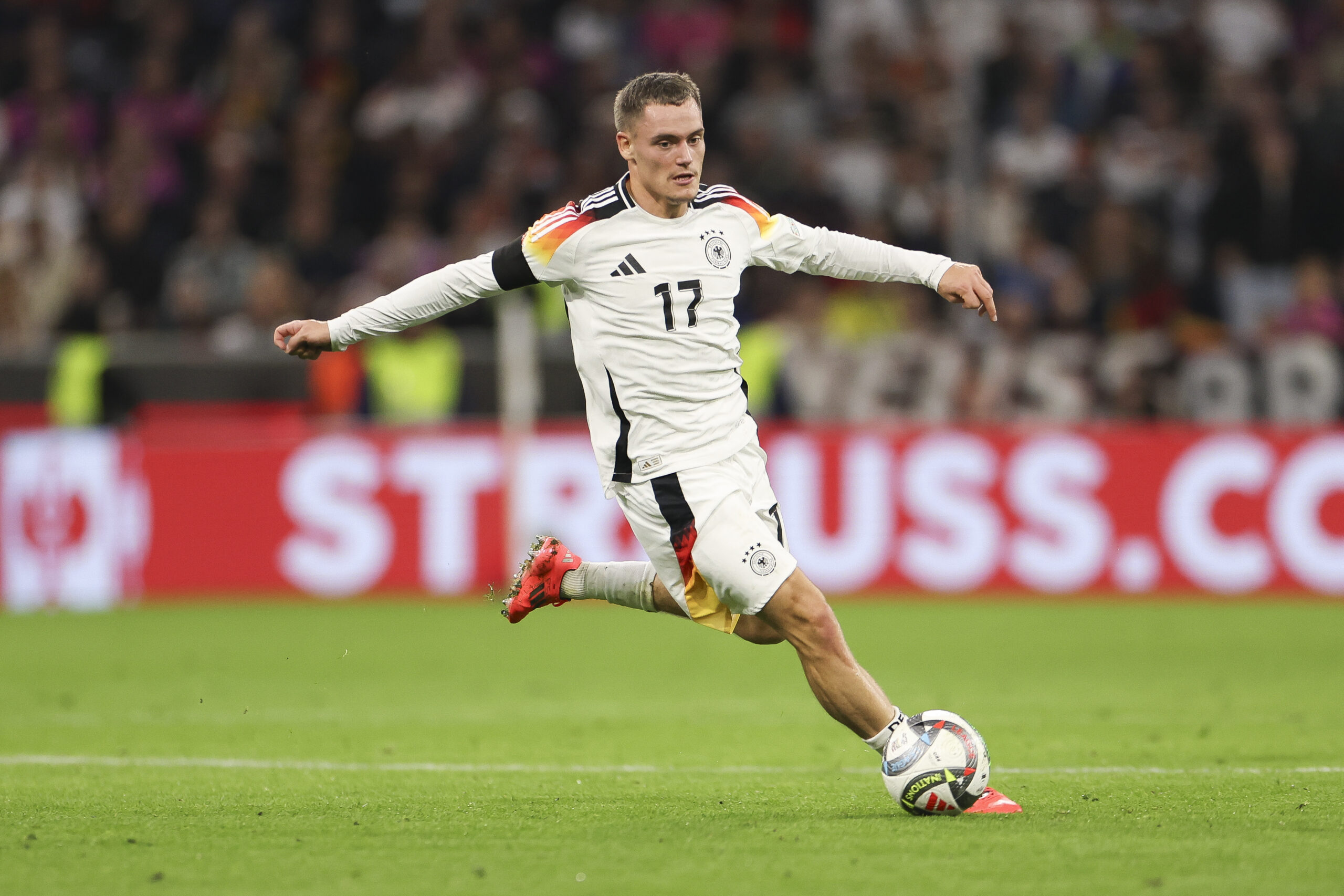 Bayern Leverkusen, al lavoro per il rinnovo di Wirtz