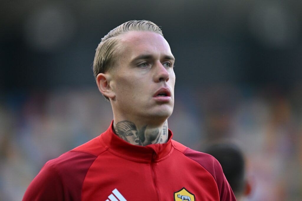 Roma, sfogo Karsdorp: "Dovevo andarmene quando Mourinho mi ha accusato pubblicamente"