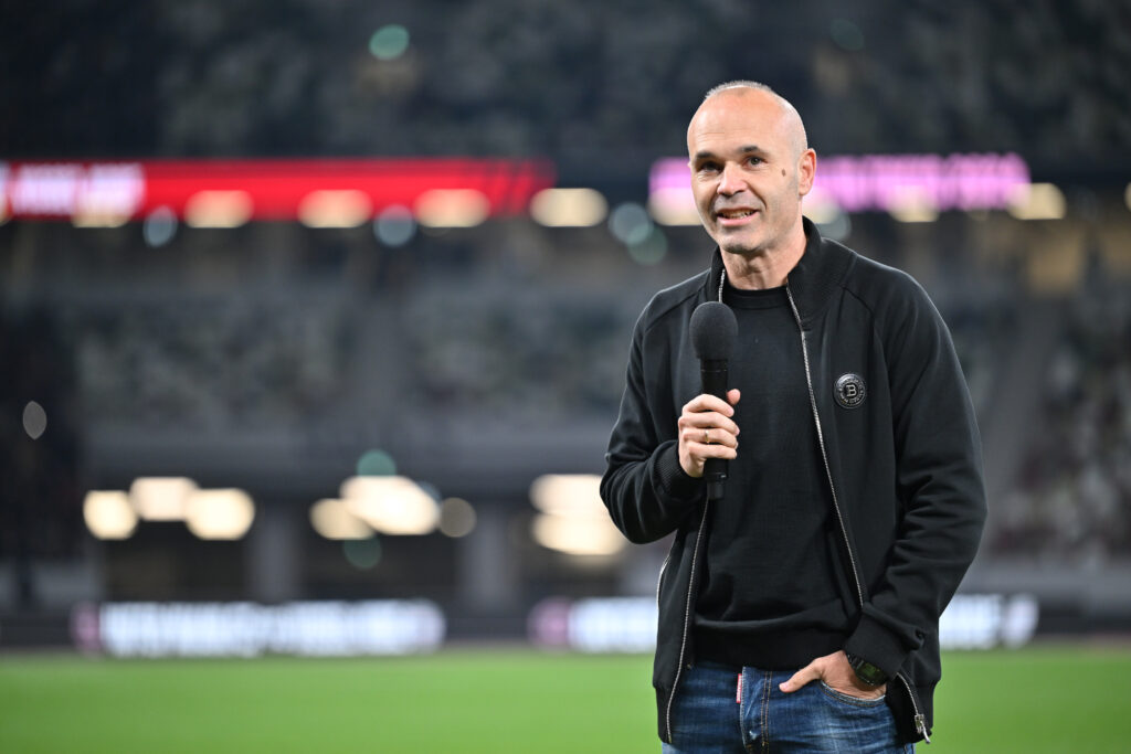 Iniesta sul futuro: "Il calcio è la mia vita. Studierò per allenare"
