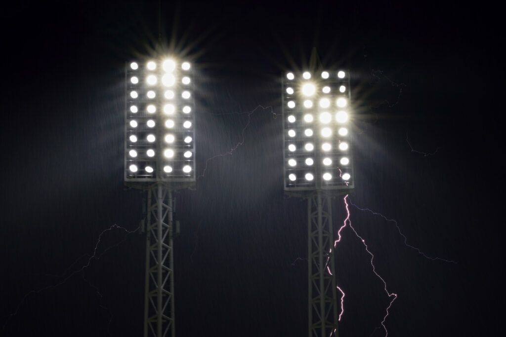Perù sotto shock, fulmine colpisce un campo durante una partita: deceduto un giocatore