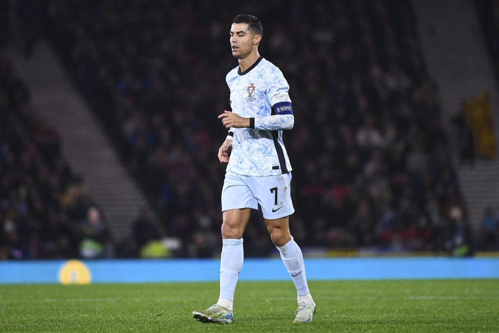 Rovesciata, doppietta e assist: Cristiano Ronaldo sale a quota 910 gol in carriera