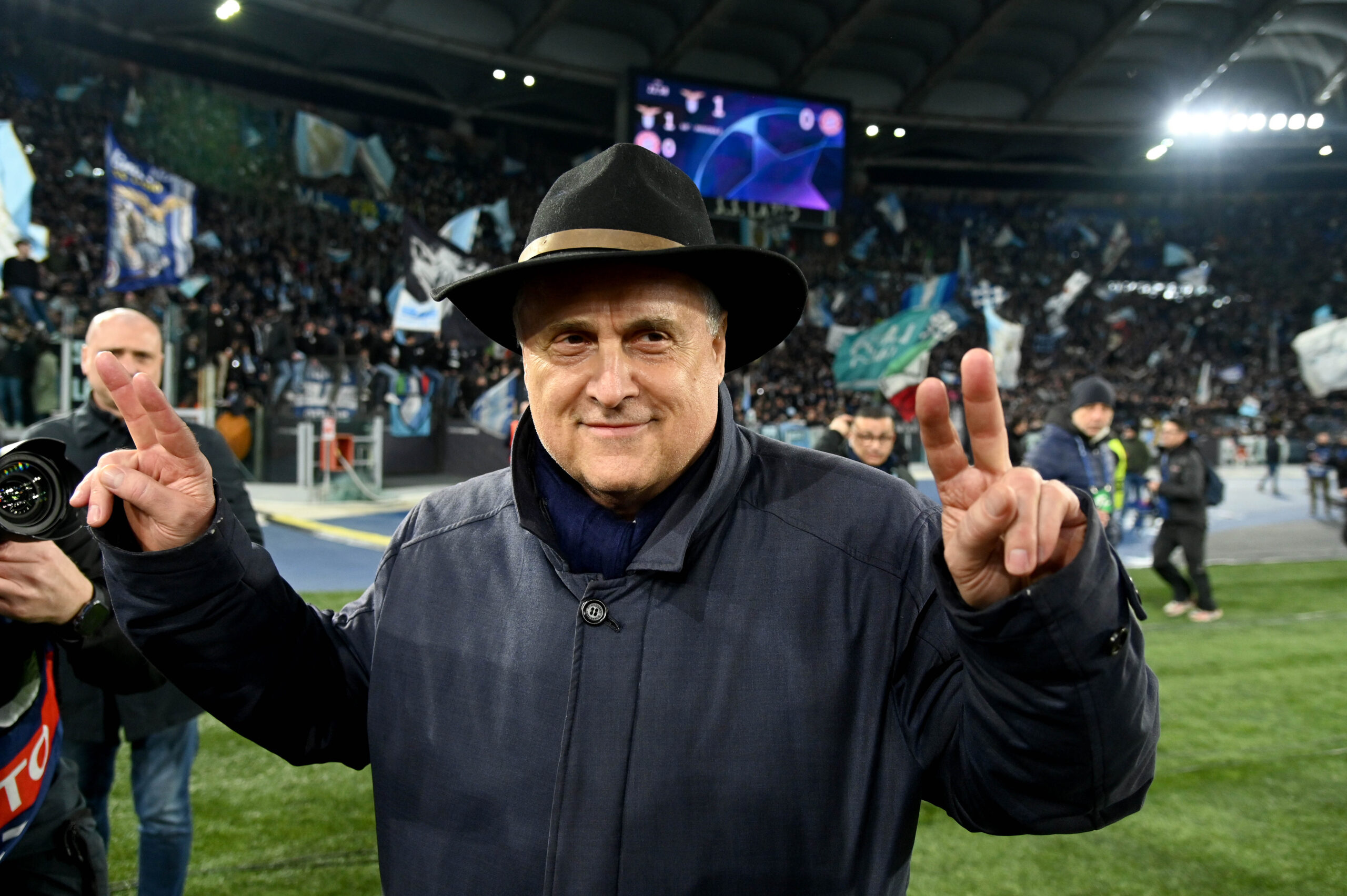 Lazio, siparietto tra Parolo e Lotito: "Nello spogliatoio si parla di premio? Ecco, elemento sbagliato"