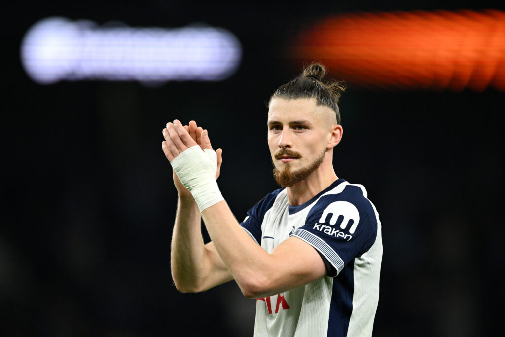 Tottenham, infortunio per Romero: si allontana l’ipotesi prestito per Dragusin?