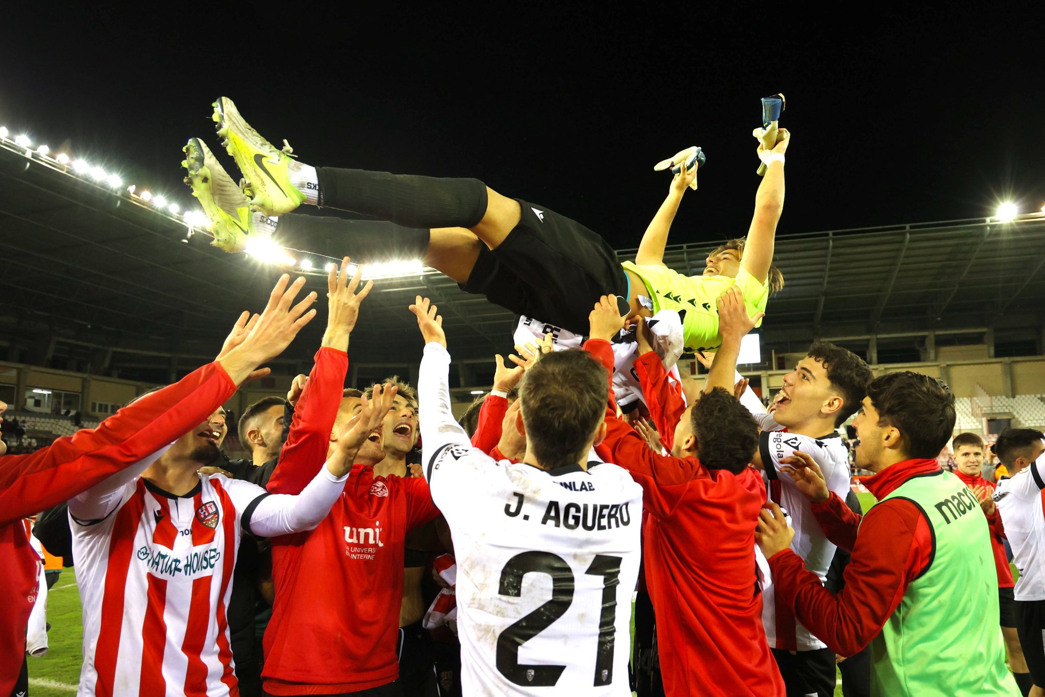 Copa del Rey, la commovente storia del terzino Pol Arnau: para un rigore e lo dedica al padre, ex portiere suicidatosi tre anni fa