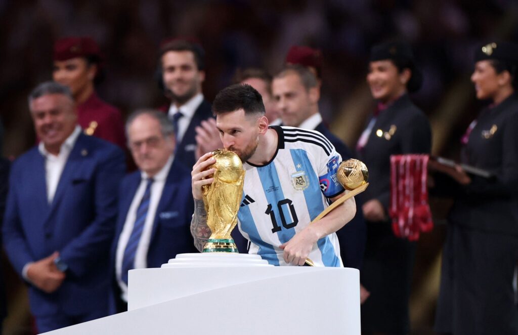 Frecciatina di Cr7, la Ligue 1 risponde: “Ecco cosa ha fatto Messi sotto i 38º”