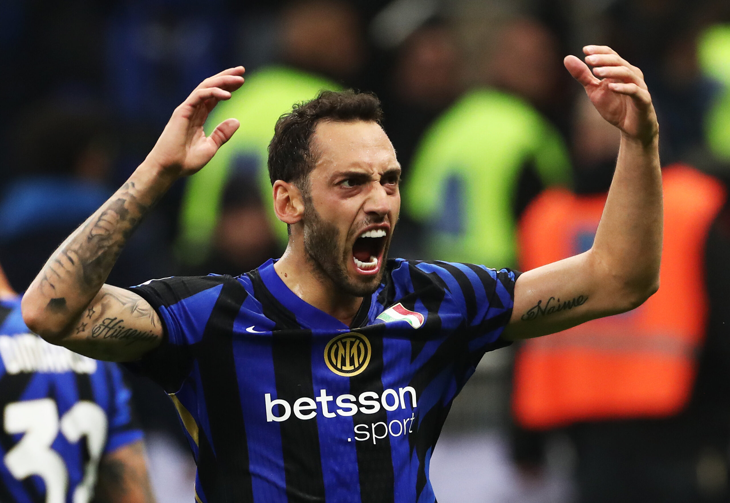 Inter, Calhanoglu rivela: "In estate mi voleva il Bayern, ma voglio rimanere all'Inter"