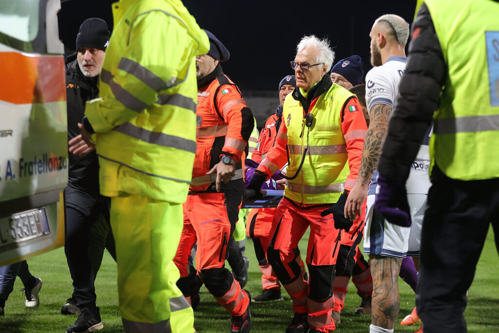 Fiorentina, paura per Bove: il giocatore ha ripreso conoscenza