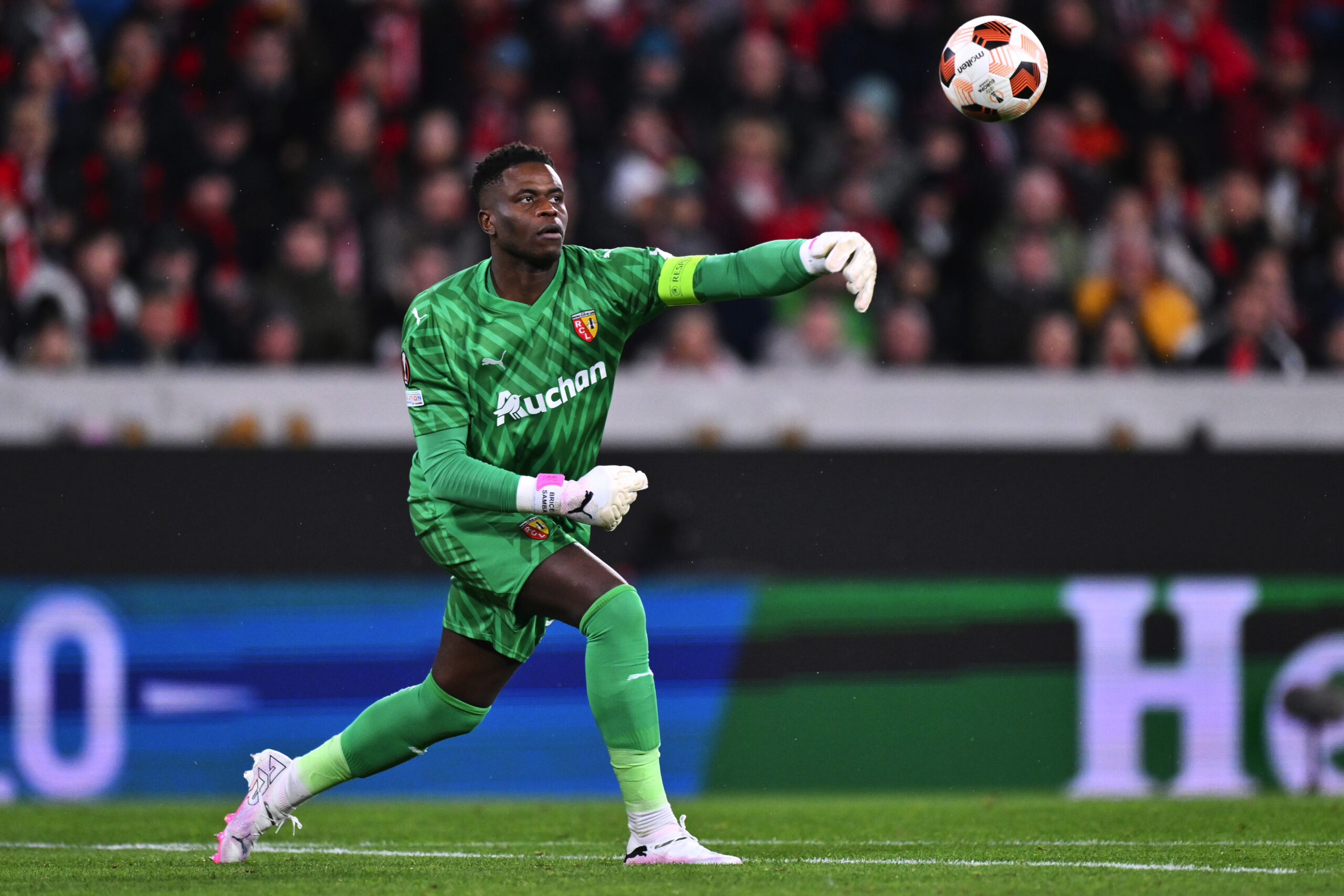 Rennes, in arrivo il portiere Samba dal Lens: ecco cosa manca