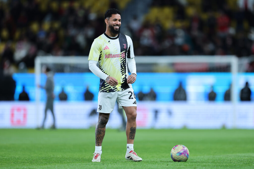 Juventus, sirene inglesi per Douglas Luiz: dopo il City, anche il Chelsea è interessato al brasiliano