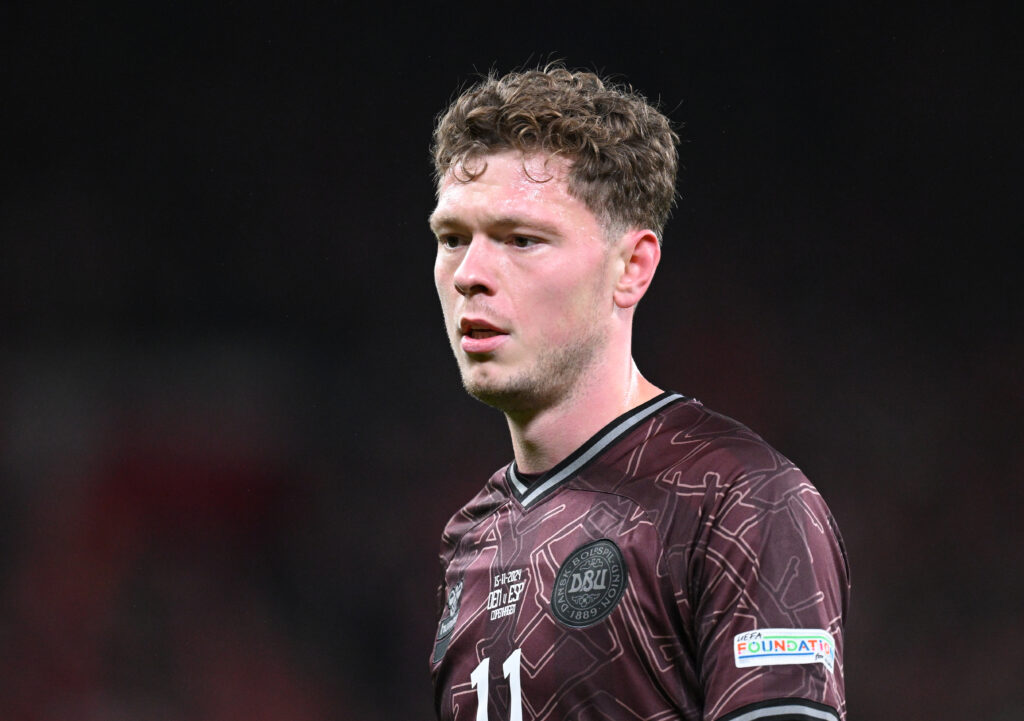 Club Brugge, l'ex Bologna Skov Olsen sarà un nuovo giocatore del Wolfsburg: le cifre