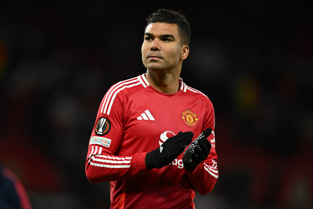 Casemiro apre alla Roma, può arrivare in prestito dallo United: la situazione