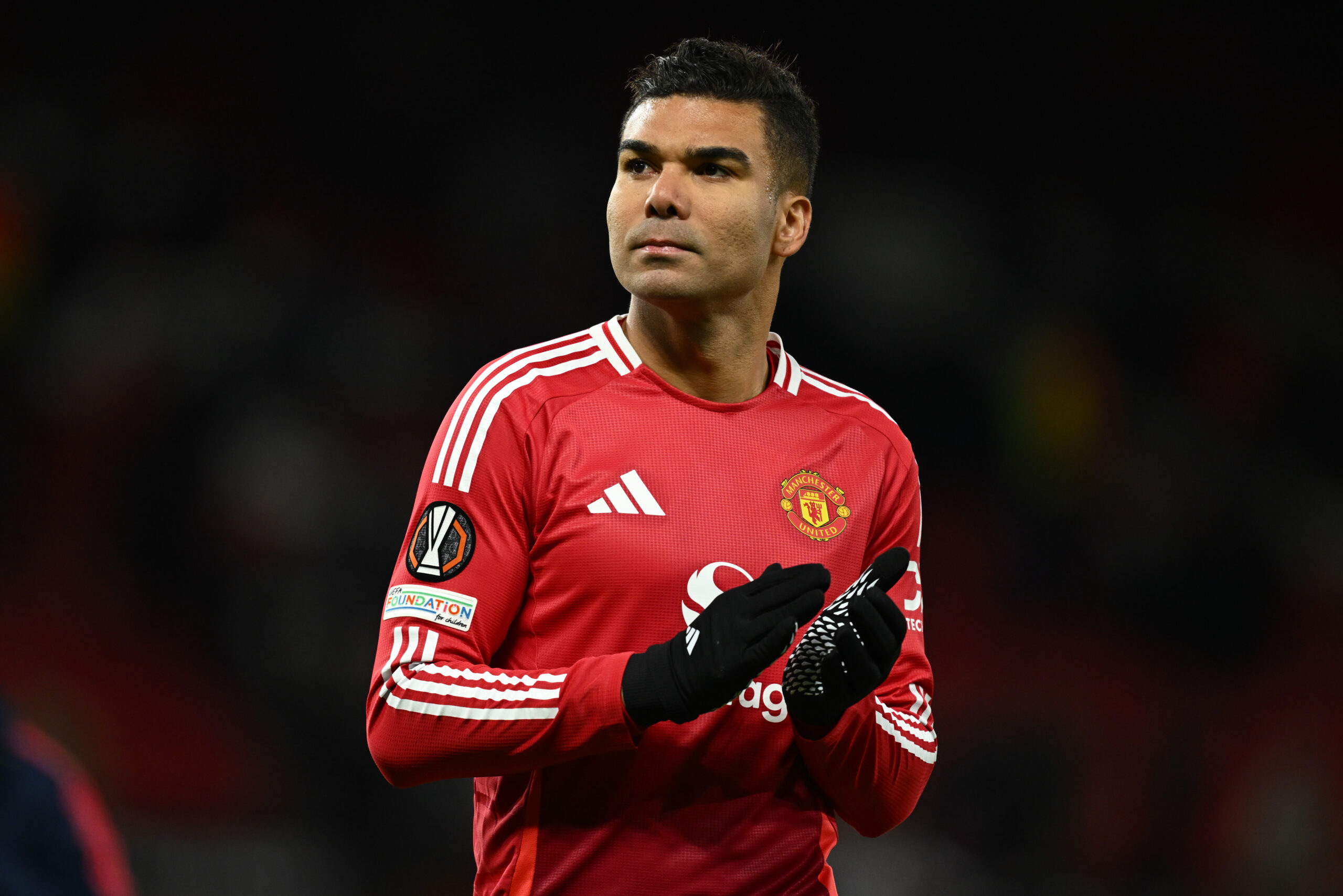 Casemiro apre alla Roma, può arrivare in prestito dallo United: la situazione