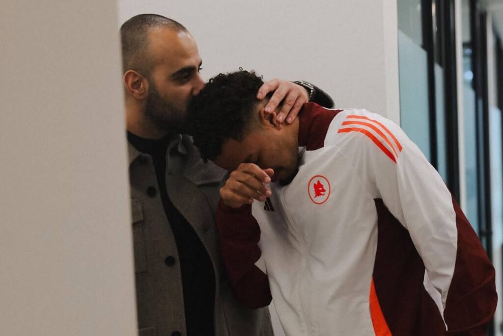 Roma, Rensch non nasconde le emozioni: in lacrime dopo la firma in giallorosso