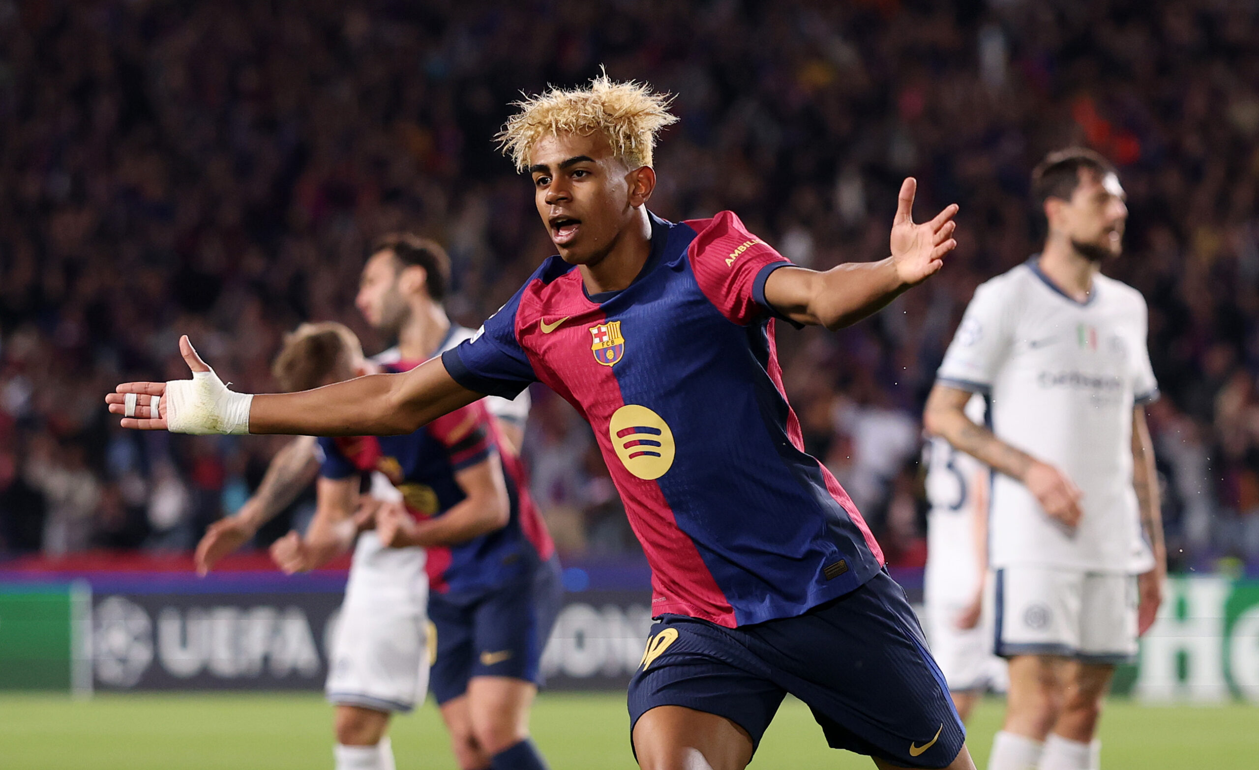 Lamine Yamal, la 100° con il Barcellona da sogno: il confronto con i numeri di Messi
