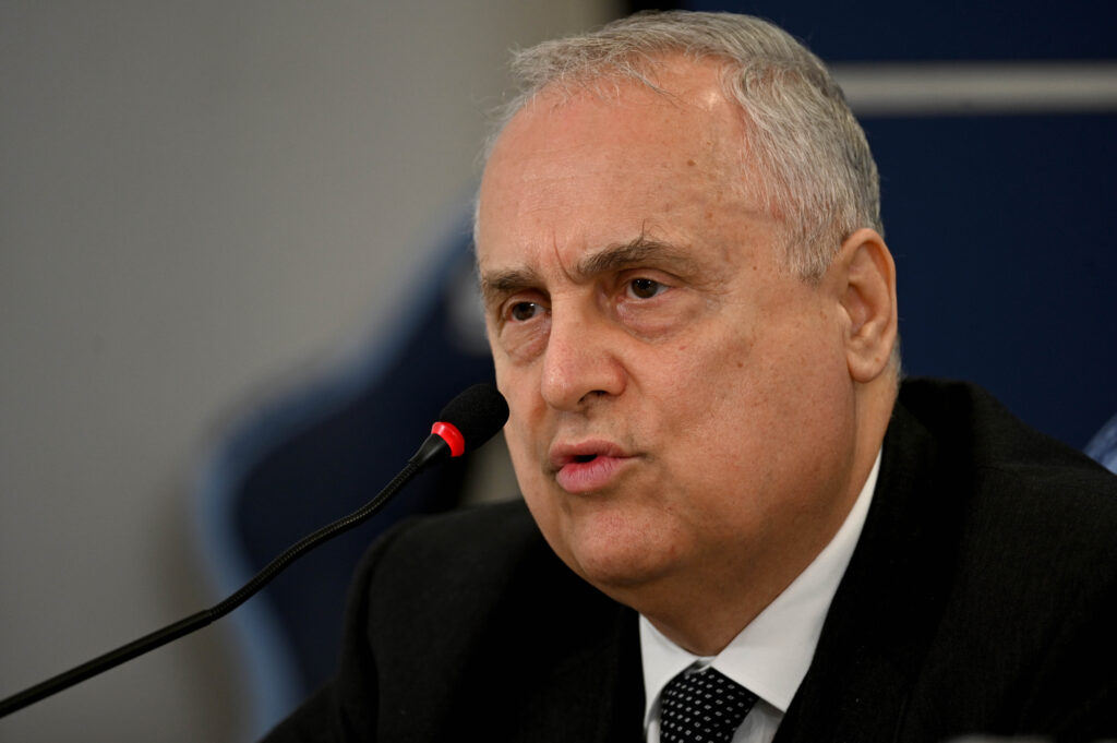 Lazio, continua la contestazione a Lotito: l'ultima trovata di un tifoso include...un aereo!