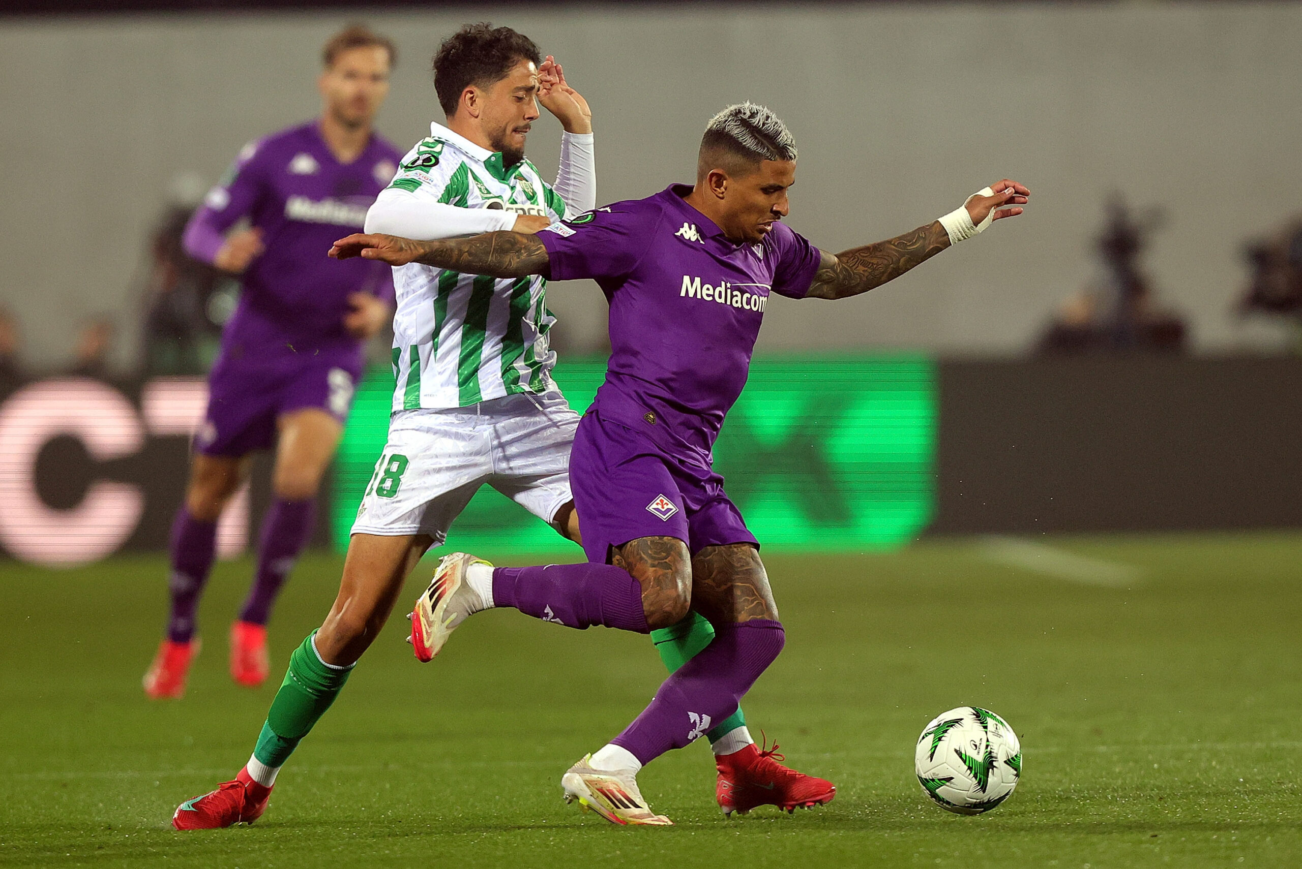 Fiorentina, Dodô: "Abbiamo dato tutto. Ora testa al campionato"