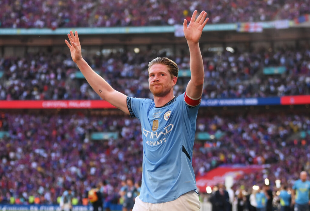 Manchester City, De Bruyne: "Futuro ancora in Inghilterra? Dipende da chi viene. Ho una famiglia e devo prendere una decisione che vada bene a tutti"