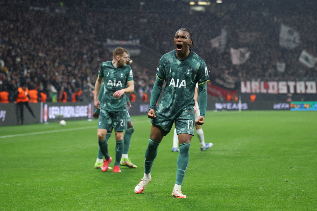 Tottenham, Udogie avvisa lo United: "Vogliamo vincere, è il nostro obiettivo"