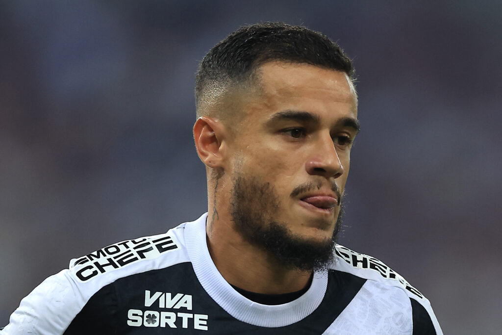 Paura per Coutinho al Vasco da Gama: mentre fa un'intervista partono dei colpi di arma da fuoco