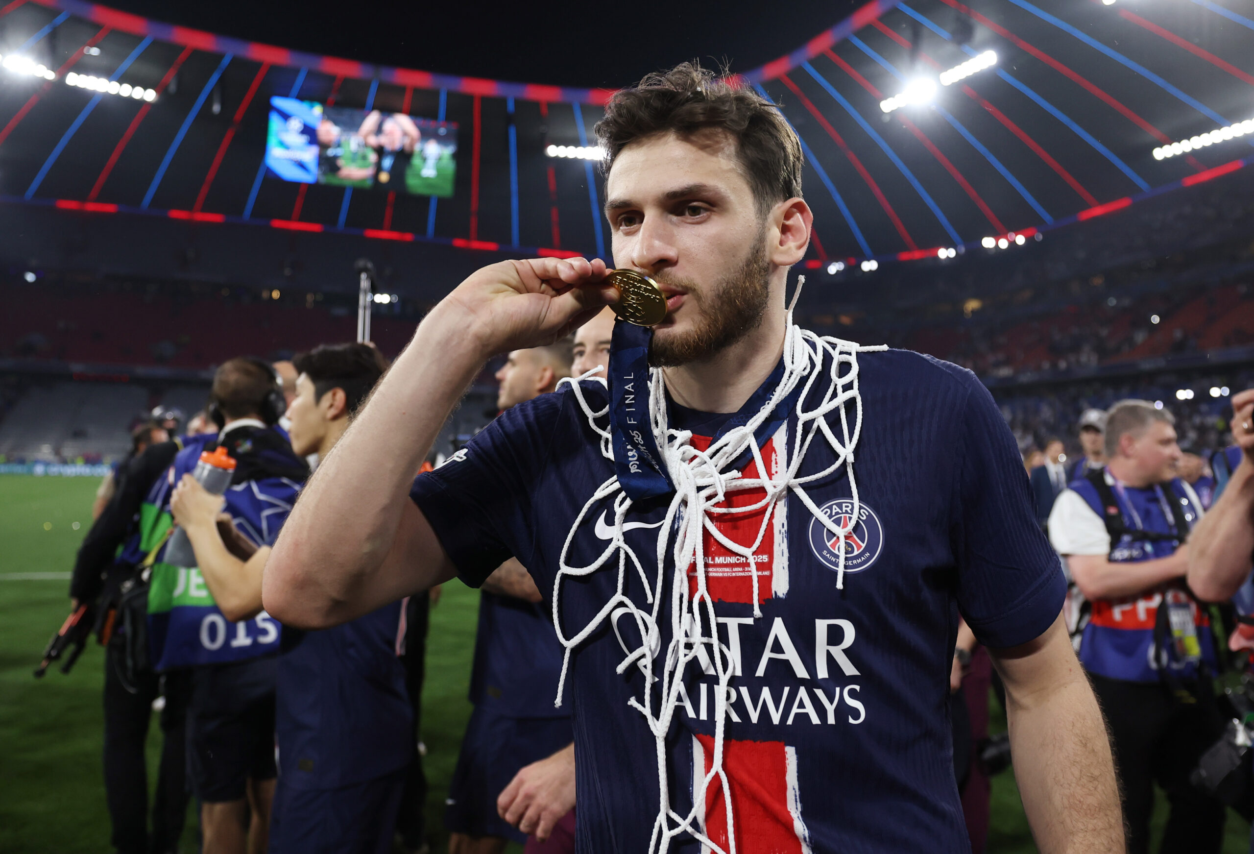 Kvaratskhelia, stagione da incorniciare: triplete col PSG e... campione d'Italia col Napoli?