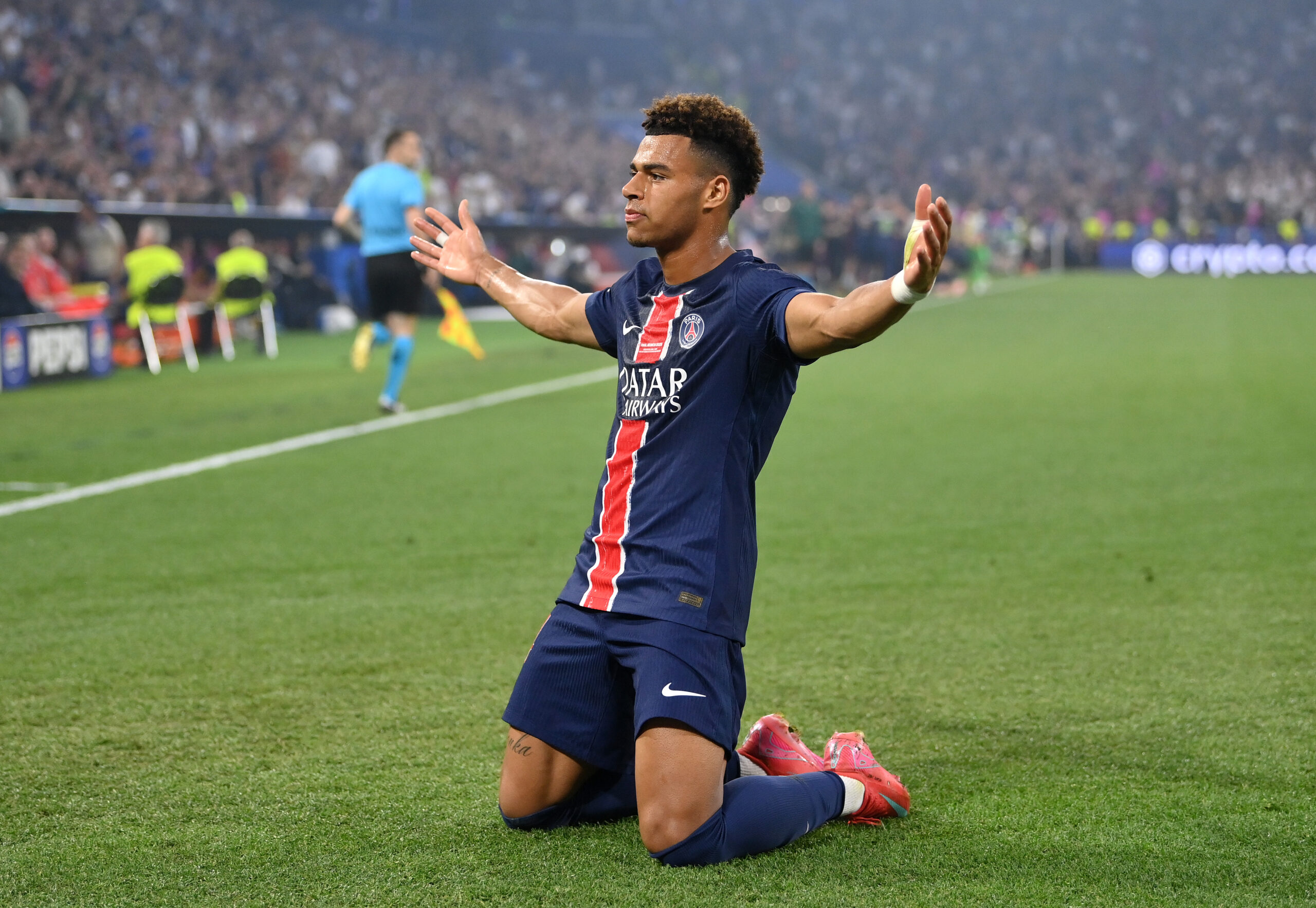 Douè, il siparietto con Marcelo dopo la finale: "Salutami Neymar, è il mio idolo"