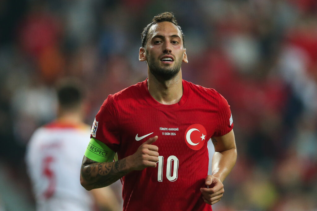 Inter, il Galatasaray pensa a Calhanoglu? Nessuna offerta, ma ecco la richiesta