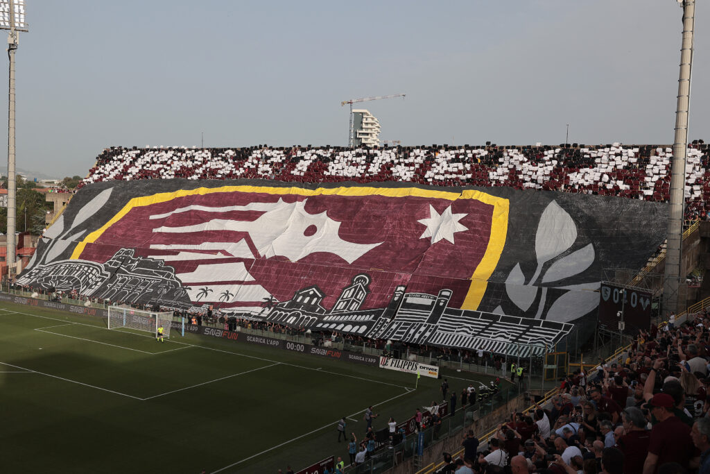 Salernitana, la decisione sui disordini all'Arechi: partita persa a tavolino e due gare a porte chiuse