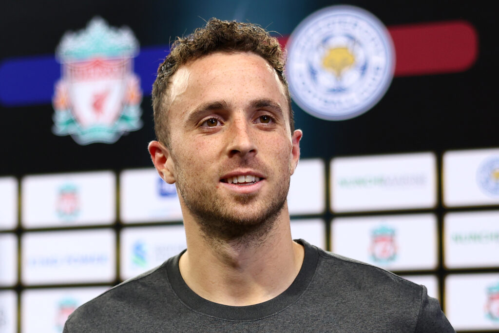 Liverpool, ora è ufficiale: ritirata la maglia numero 20 di Jota