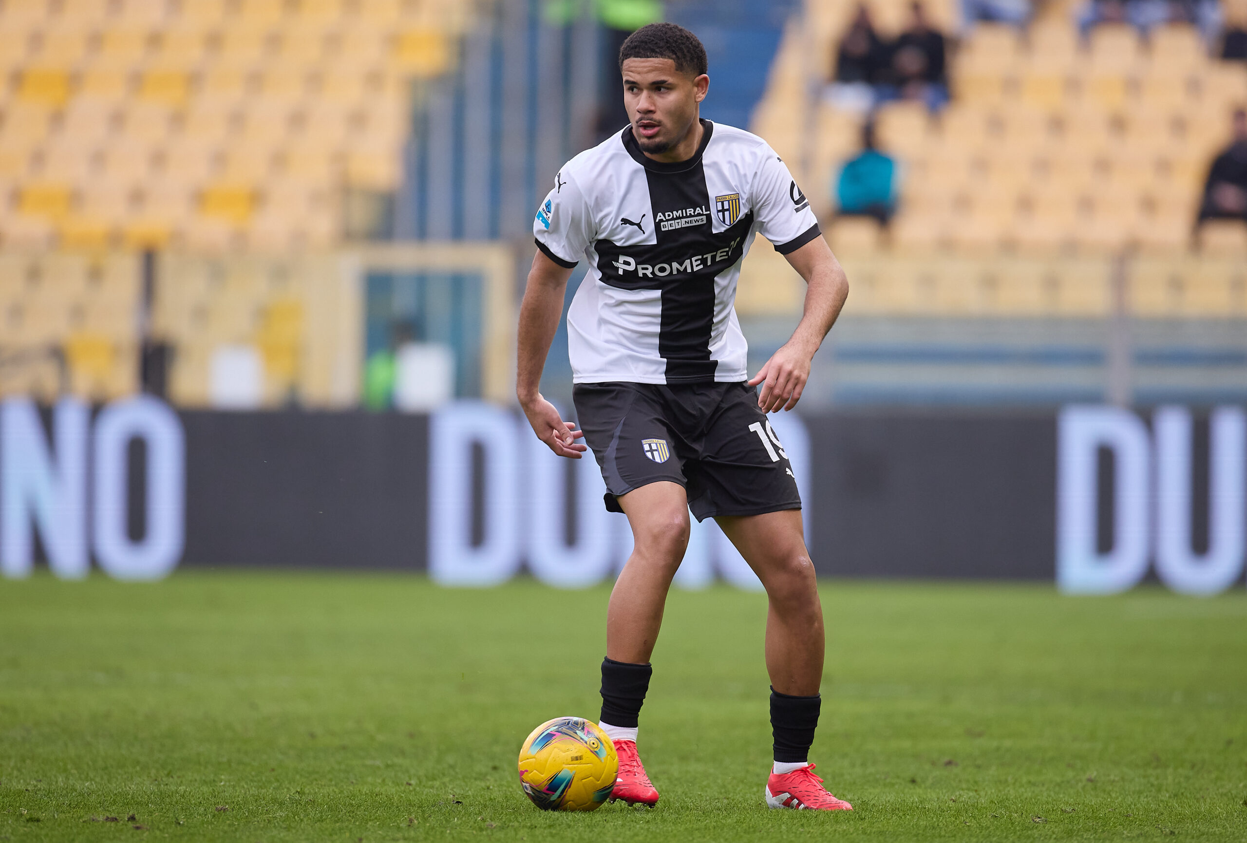 Fiorentina, rinforzo a centrocampo per Pioli: vicino Sohm del Parma