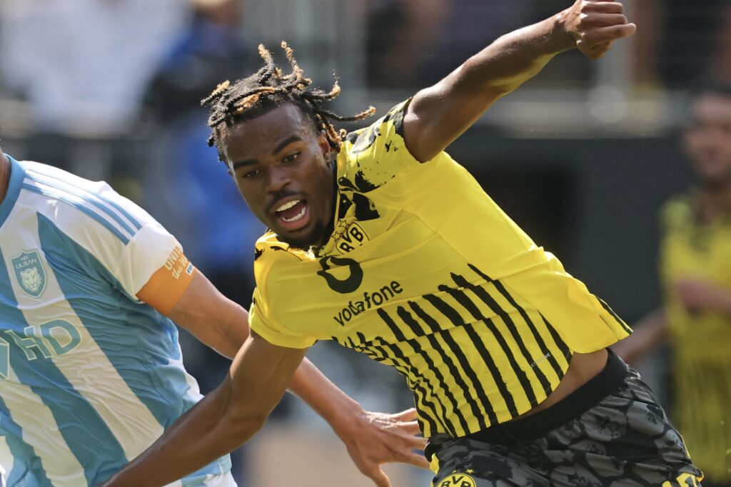 Chelsea, no secco all’offerta del Dortmund per Chukwuemeka: la situazione