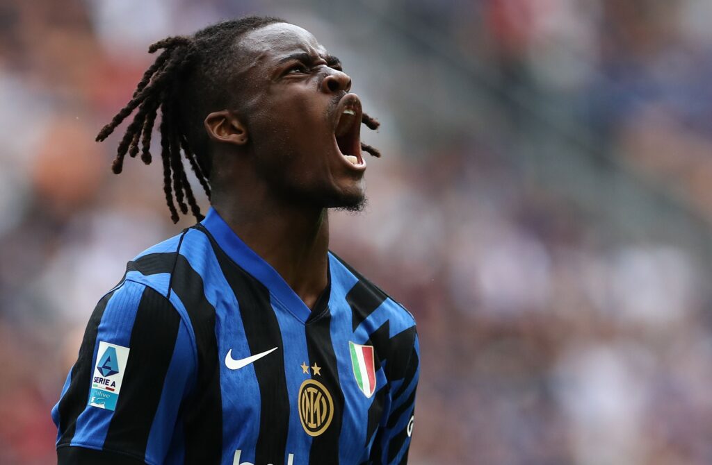 Inter, Chivu blocca la cessione di Bisseck, Pavard invece può partire: la situazione