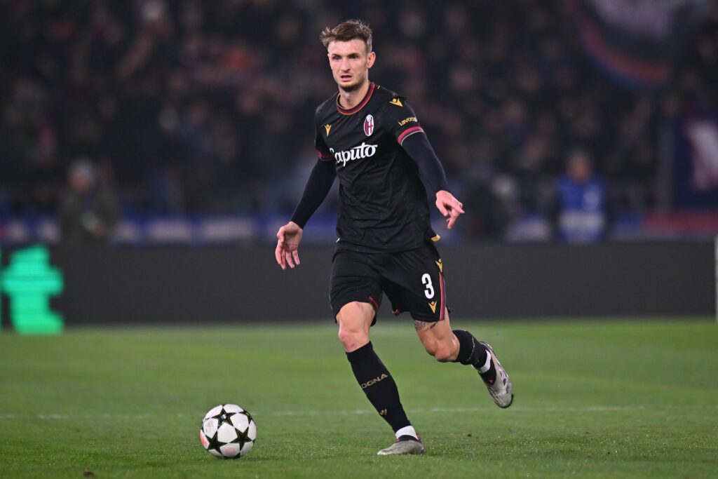 Il Como sta valutando di nuovo il nome di Stefan Posch per il reparto difensivo. I due club potrebbero prendere una scelta definitiva proprio oggi dopo la sfida tra Bologna e Como.
