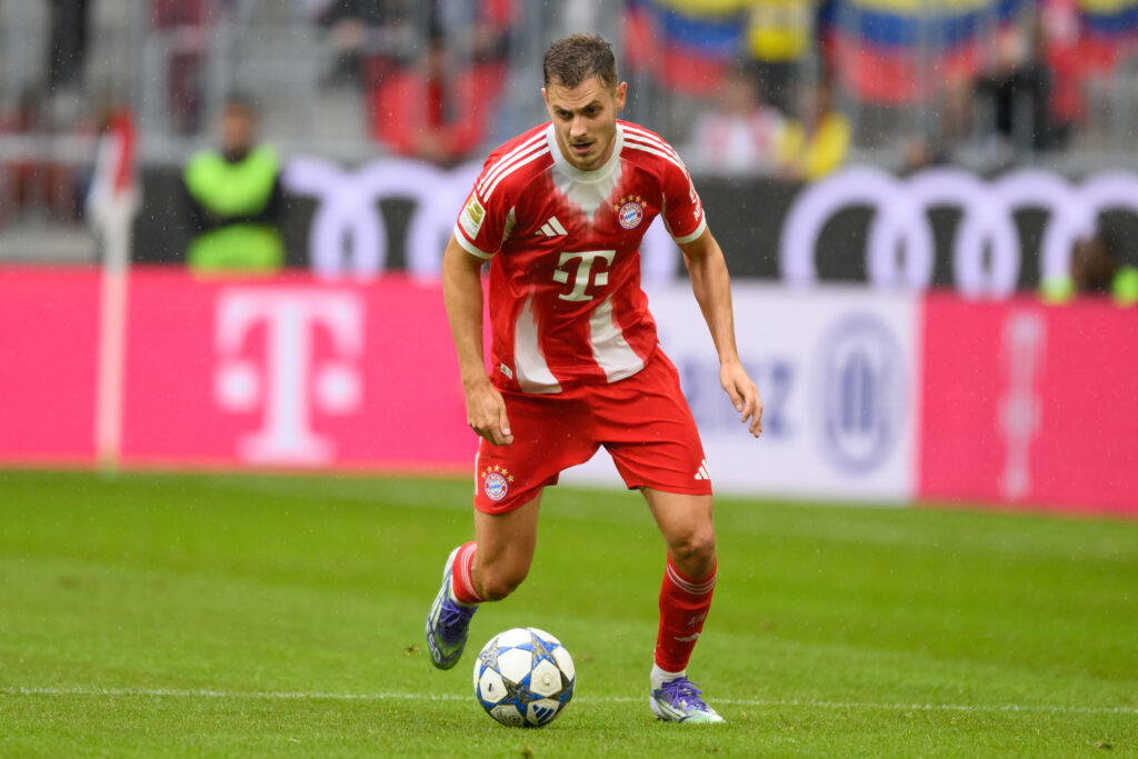 Milan, interesse per Stanisic: la risposta del Bayern Monaco