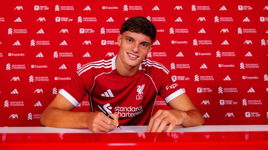 Leoni saluta la Serie A: ufficiale il suo passaggio al Liverpool