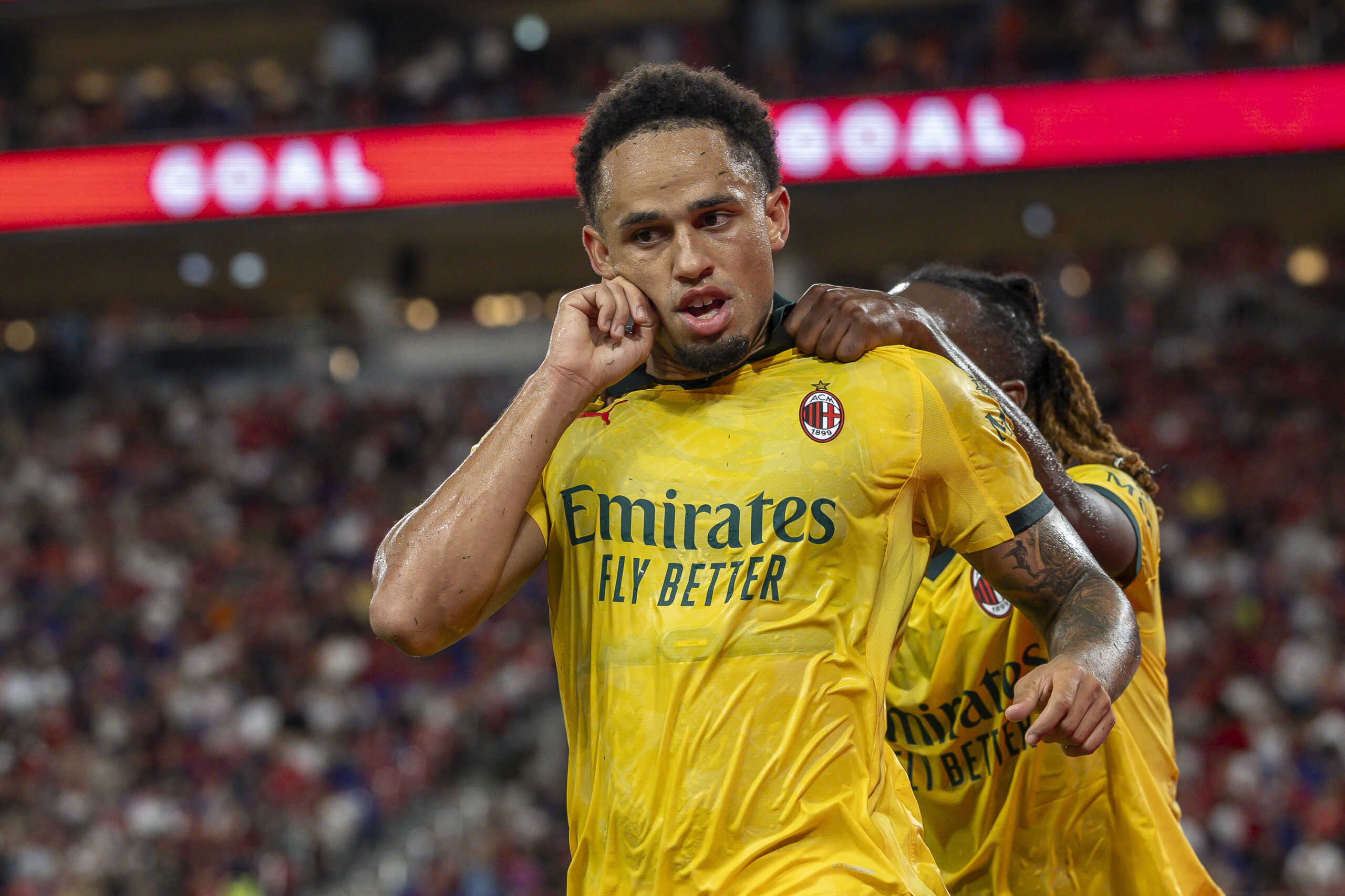 Milan, il Leeds spinge per Okafor! Contratto pronto e offerta: cosa manca