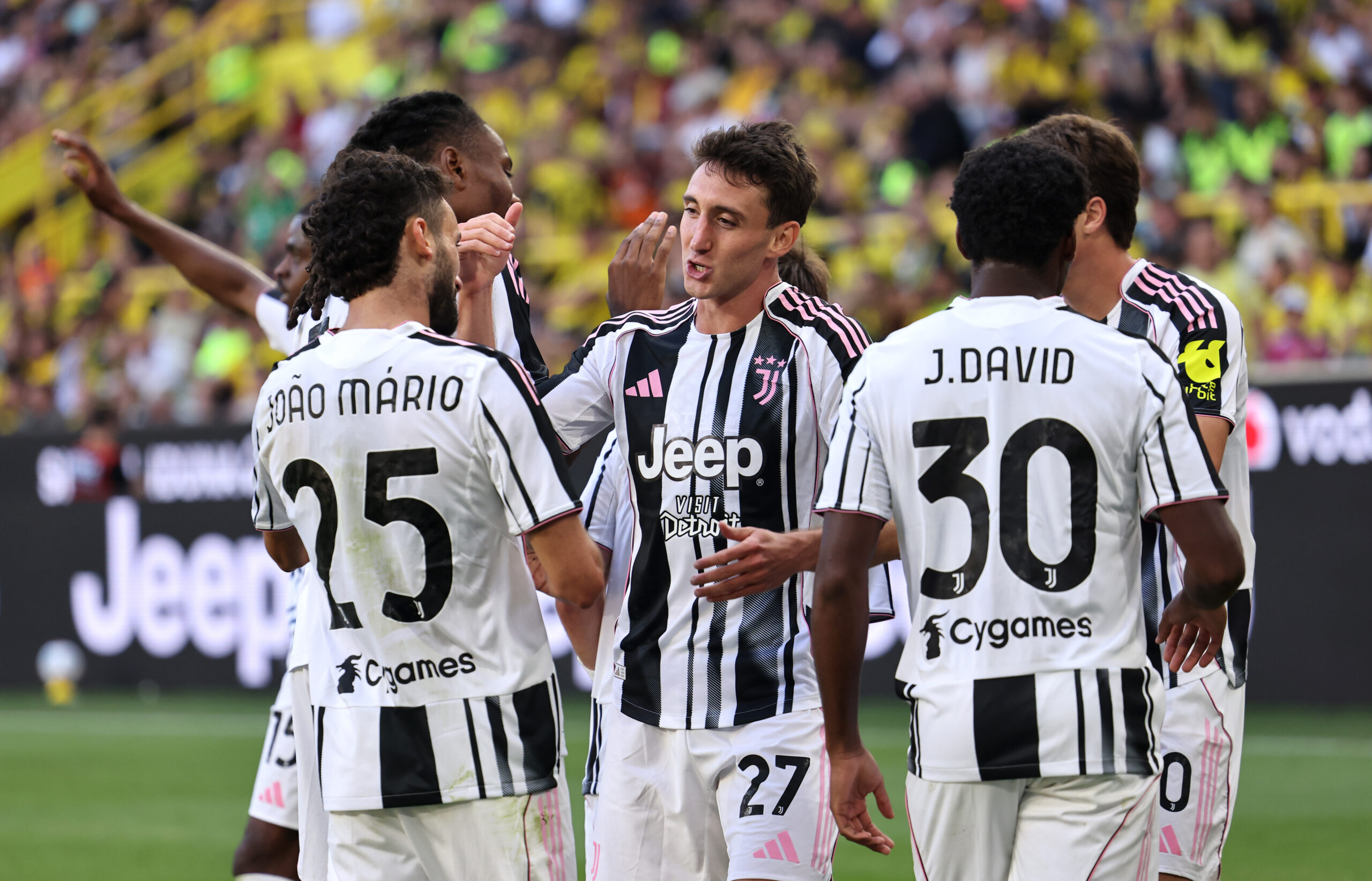 Juventus, monte ingaggi da 135 milioni! Vlahovic quasi il doppio di David, le cifre